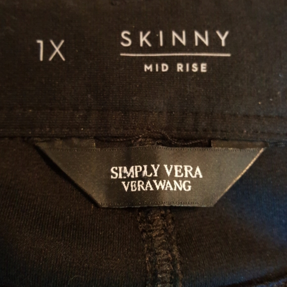 Simply Vera Black Dress Leggings - Picture 5 of 6